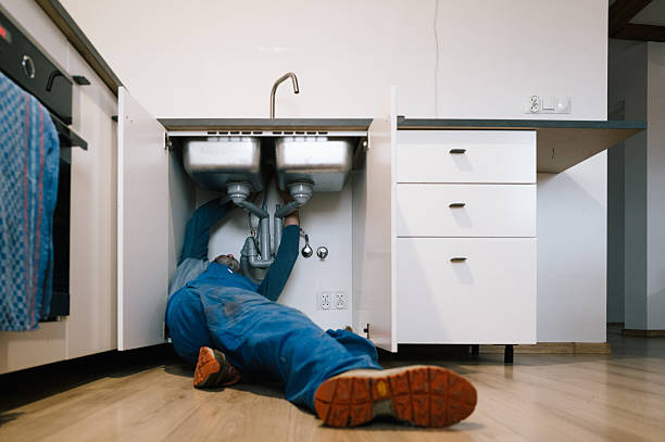 Professional Leak Detection technician working in Fairland, IN